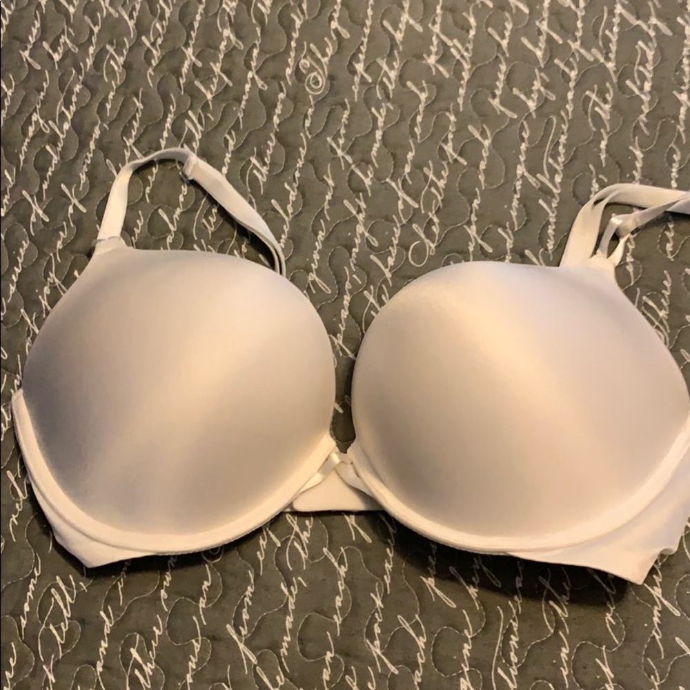 VS Bombshell Plunge Bra Push Up